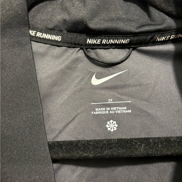 Women’s Nike Running Jacket - Picture 3 of 3